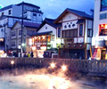 草津温泉街夜景