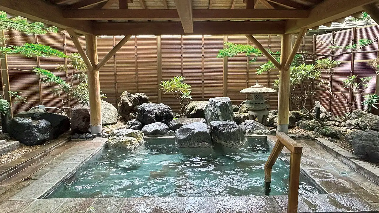 万代の湯露天風呂