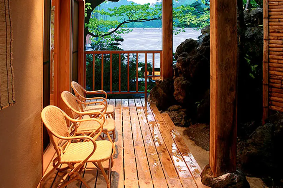 遊山の湯 テラス