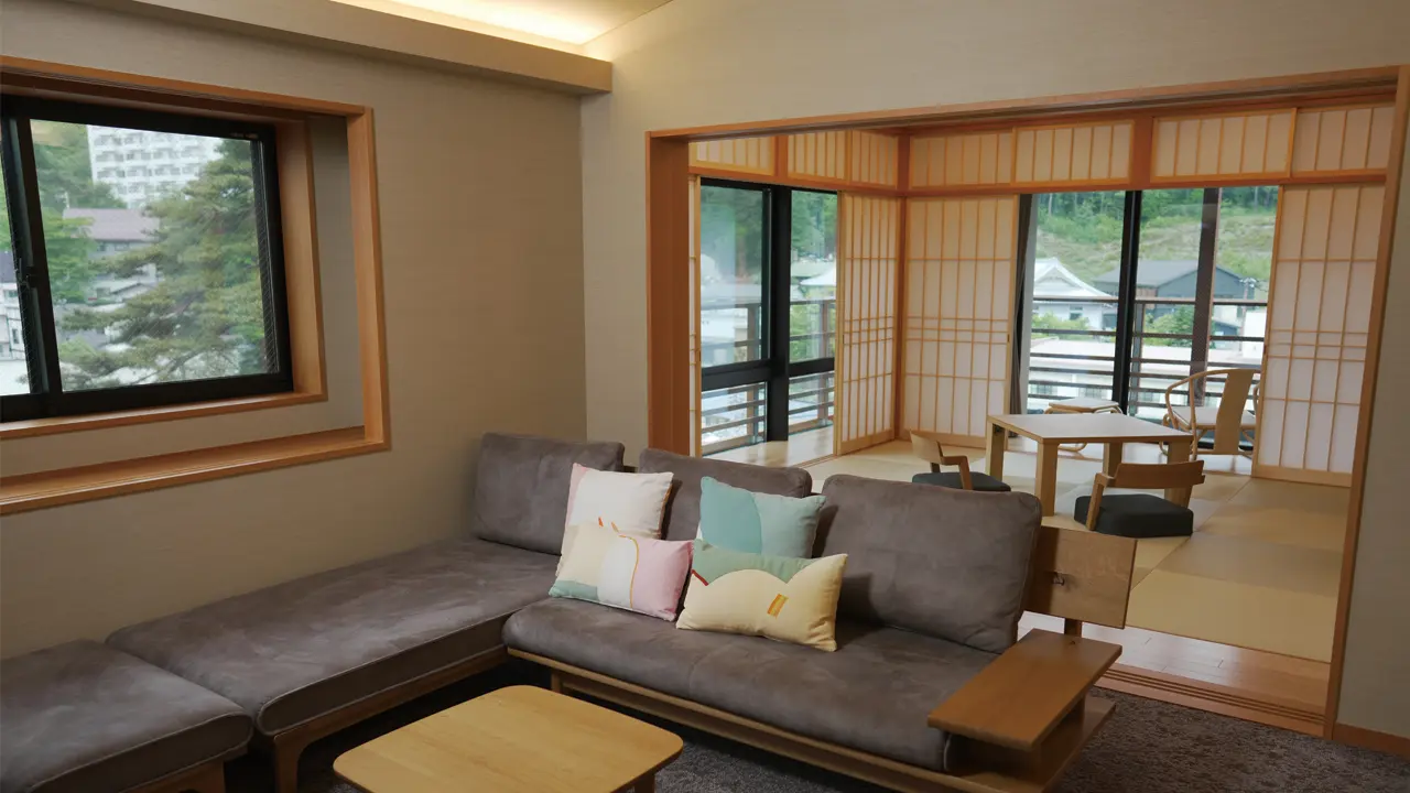 本館温泉内風呂付和洋室　リビング