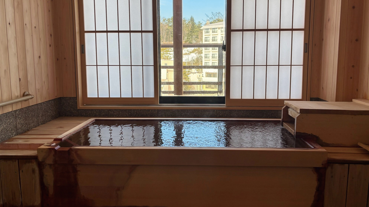 溫泉自由流動室內浴場