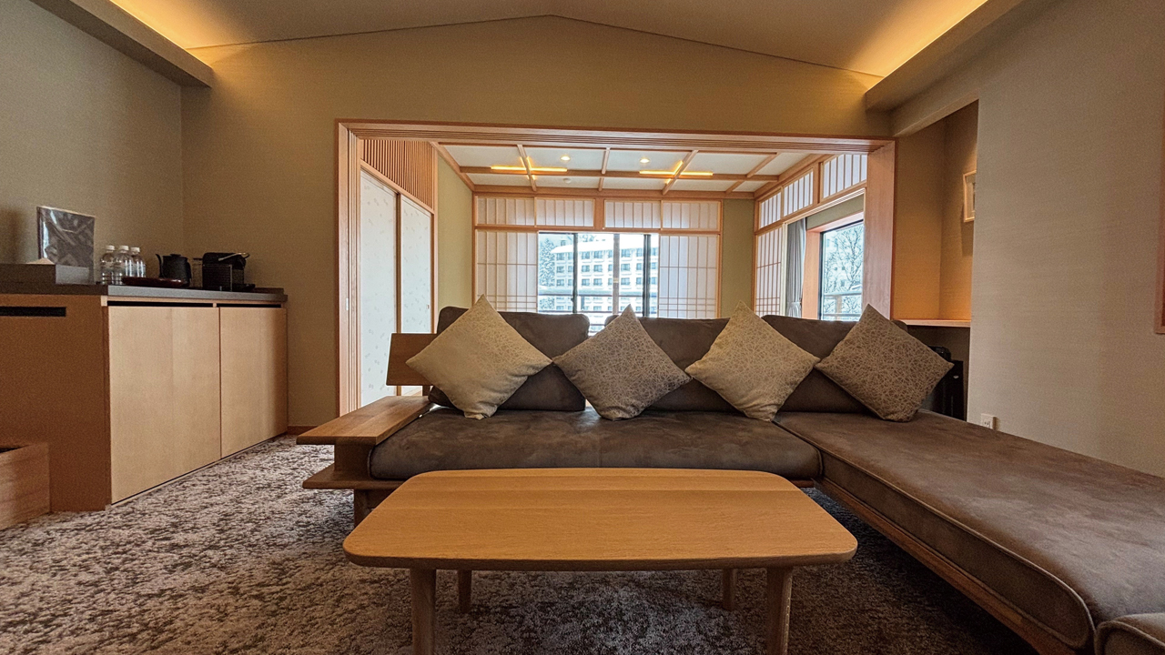 新本館温泉付和洋室リビング